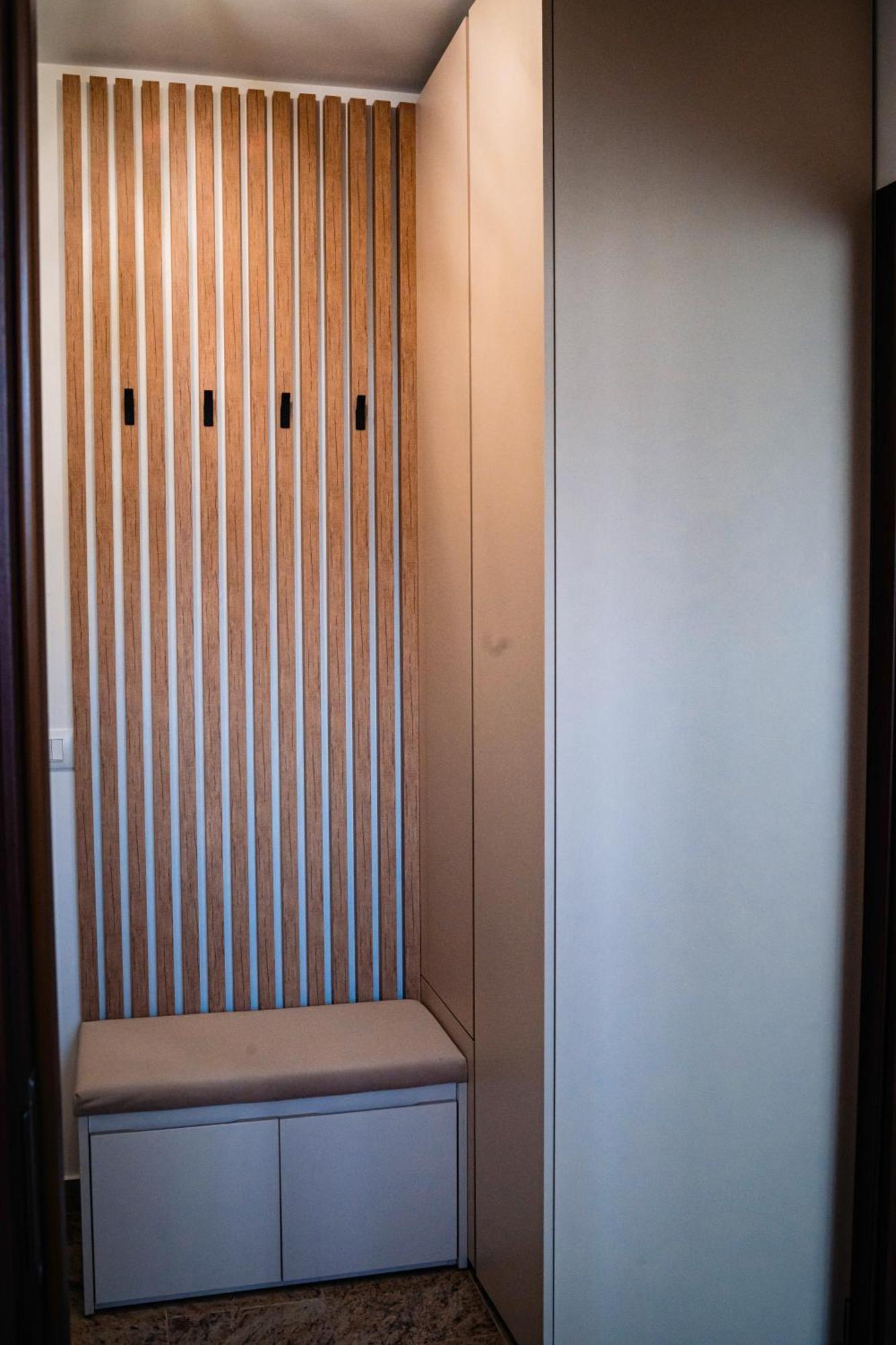 Downtown Apartment Ramnicu Valcea Exterior foto