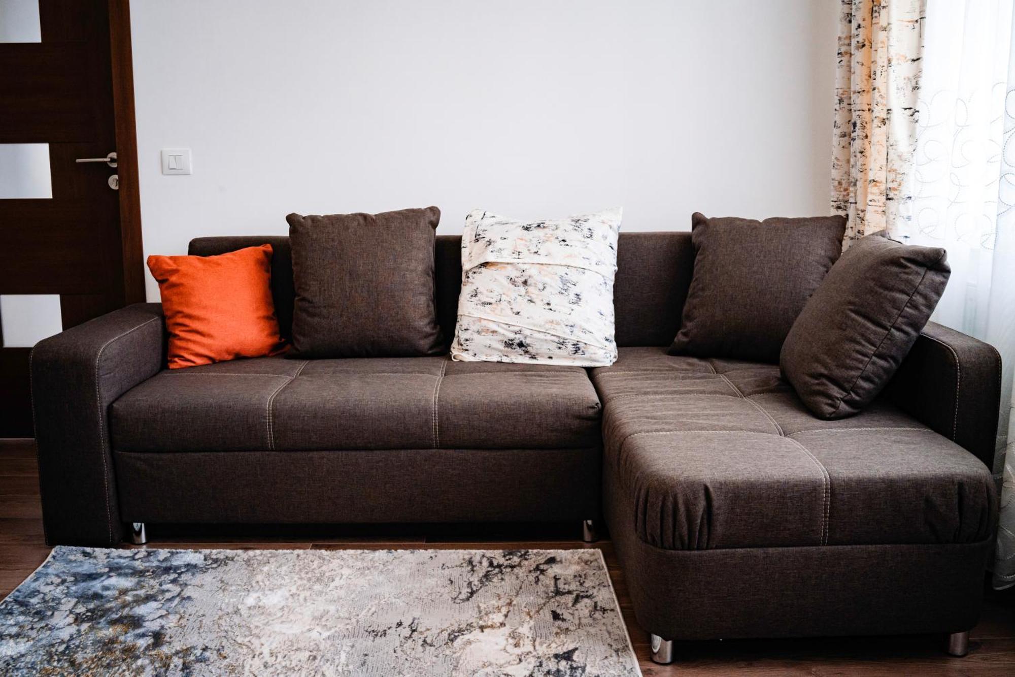 Downtown Apartment Ramnicu Valcea Exterior foto